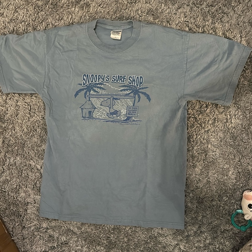 Men’s casual graphic t-shirt, size medium